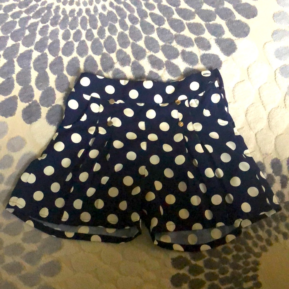 Polka dot skirt with pockets